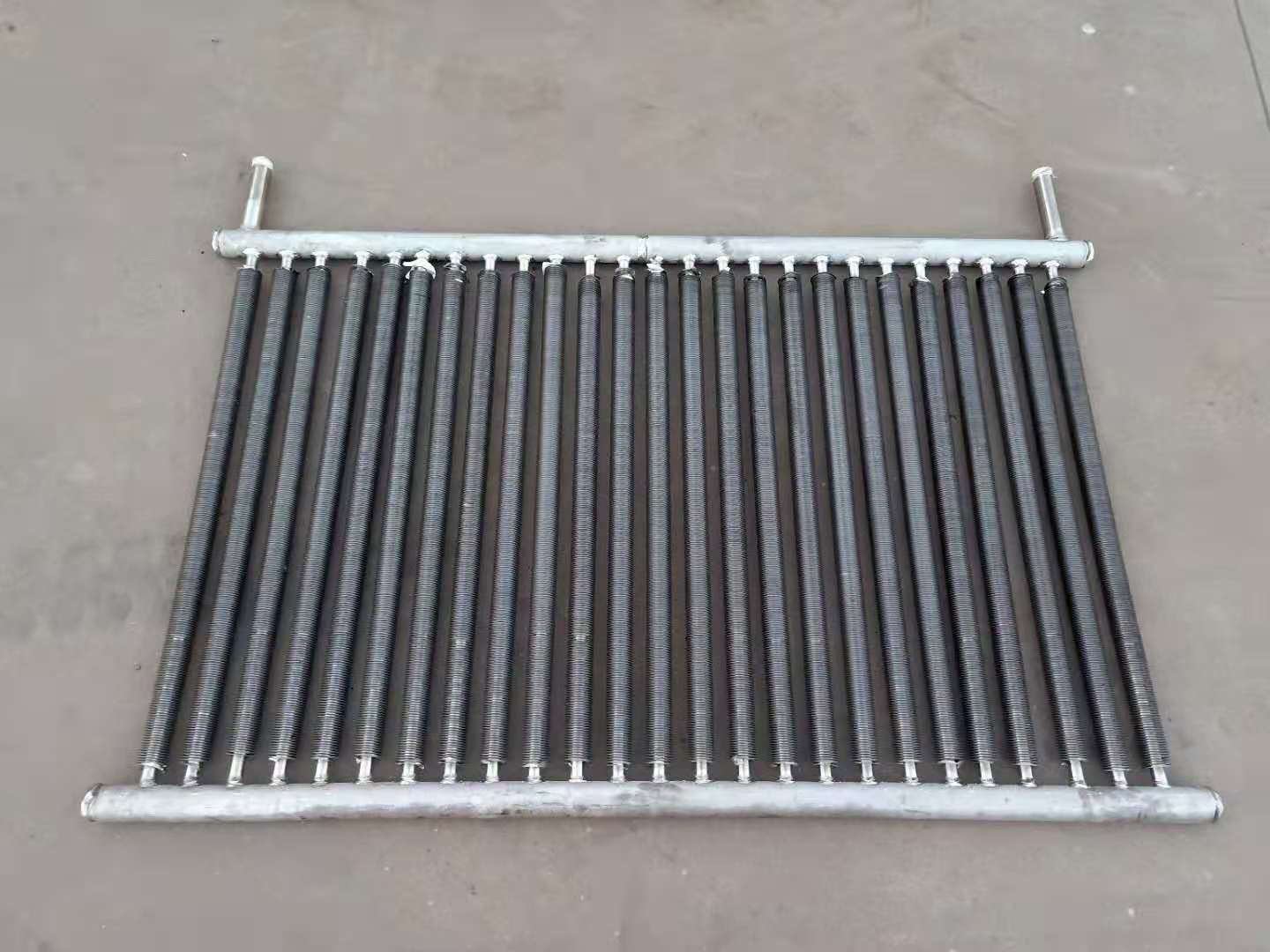 工業烘干機高效散熱方案 蒸汽散熱器與導熱油箱的完美結合